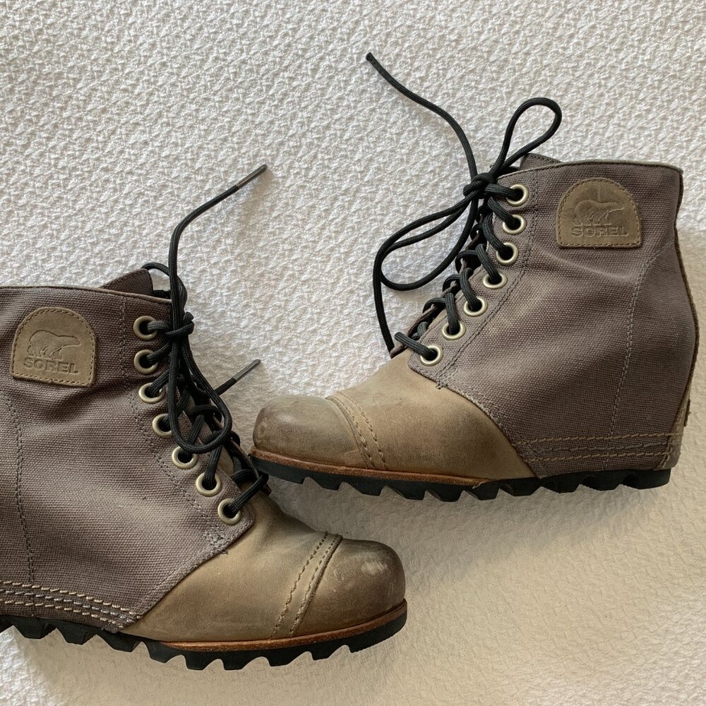 Sorel Wedge Boots 7